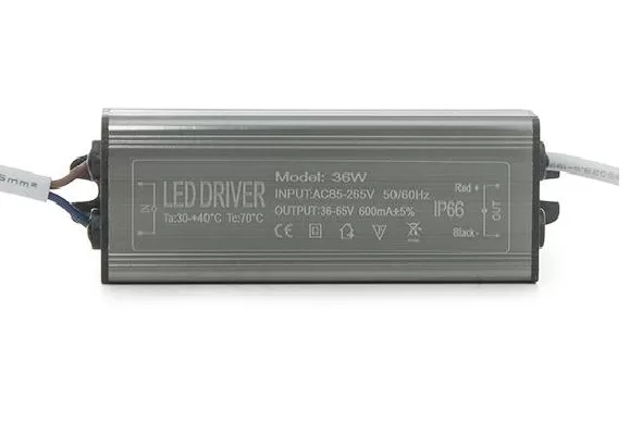 LED DRIVER FUENTE PODER CONTINUA 10 a 100W LED DRIVER FUENTE PODER CONTINUA 10 a 100W