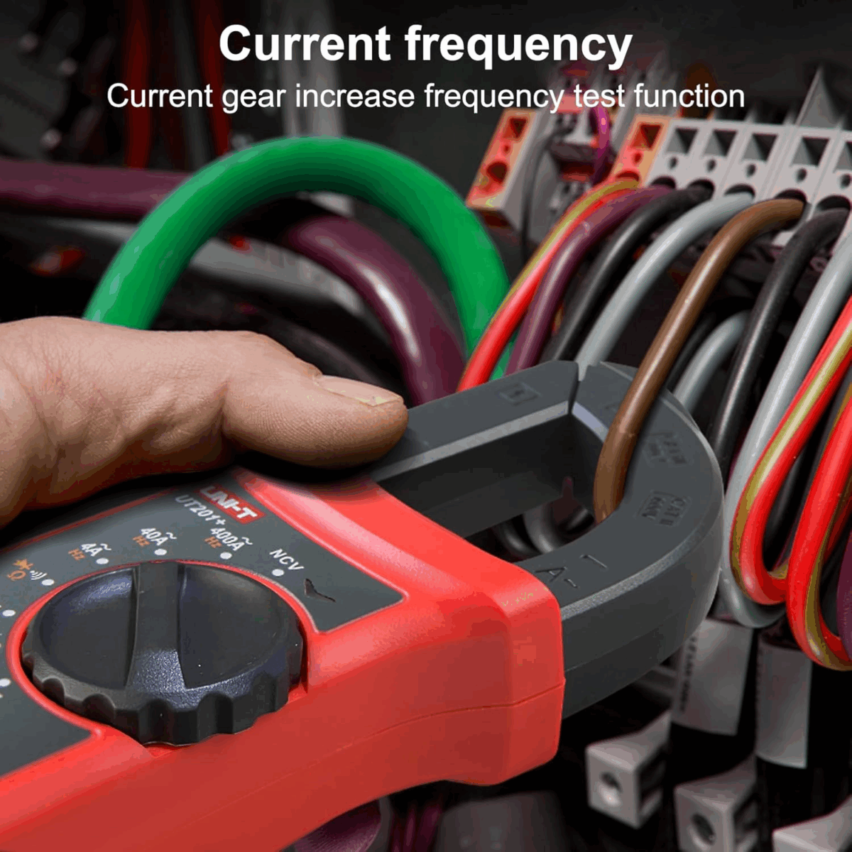 UT201+ Amperímetro de Tenaza Digital Profesional